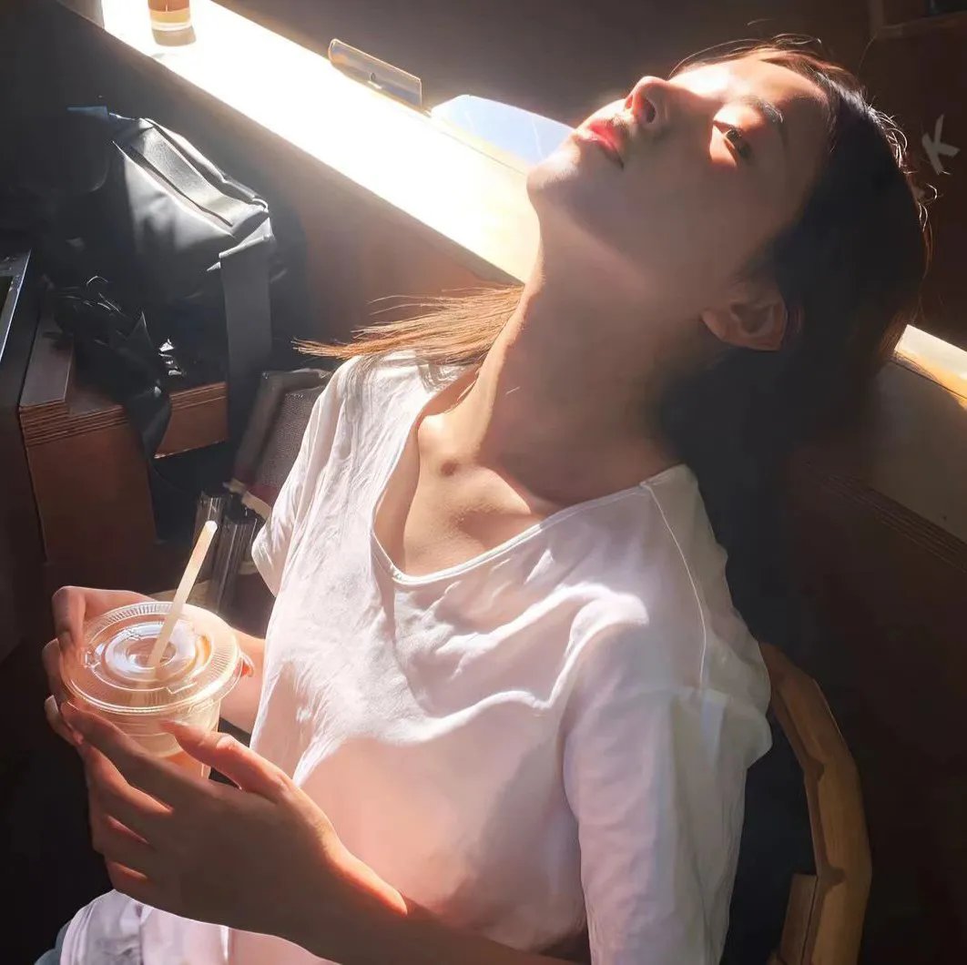 离爱只有半米远 封面